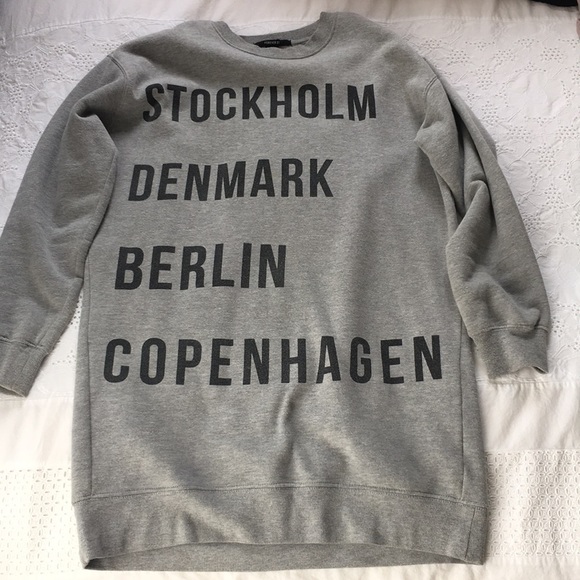 •Forever 21 Grey Oversized Pullover• - Picture 1 of 4